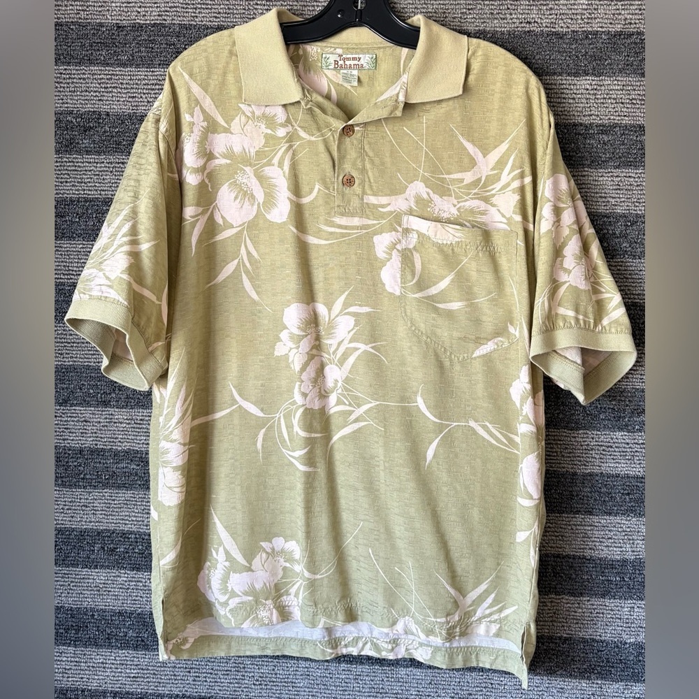 Tommy Bahama Beige 100% Silk Polo Style Floral Hawaiian Shirt Men’s Medium EUC